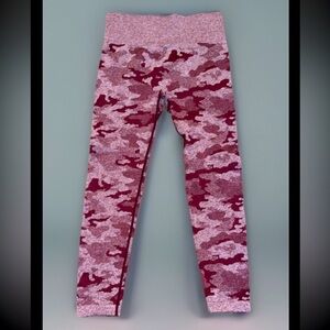 Red Camouflage High Waist Seamless Leggings 25" Inseam Workout Comfy Sz Large